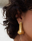 arete con forma de nariz, hecho a mano, figura humana, marca mexicana, aleación de latón, dorado, arte, Claude Lalanne, arete grande, broche, prendedor, regalo de cumpleaños para mujer, regalo de aniversario para mujer, regalo para hombre, diseño mexicano, hecho en México