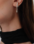 Ear cuff con charm de cubiertos, ear cuff de plata, ear cuff con charm de cuchara, ear cuff con charm de tenedor, ear cuff con charm de cuchillo, diseño mexicano, hecho a mano, hecho en México